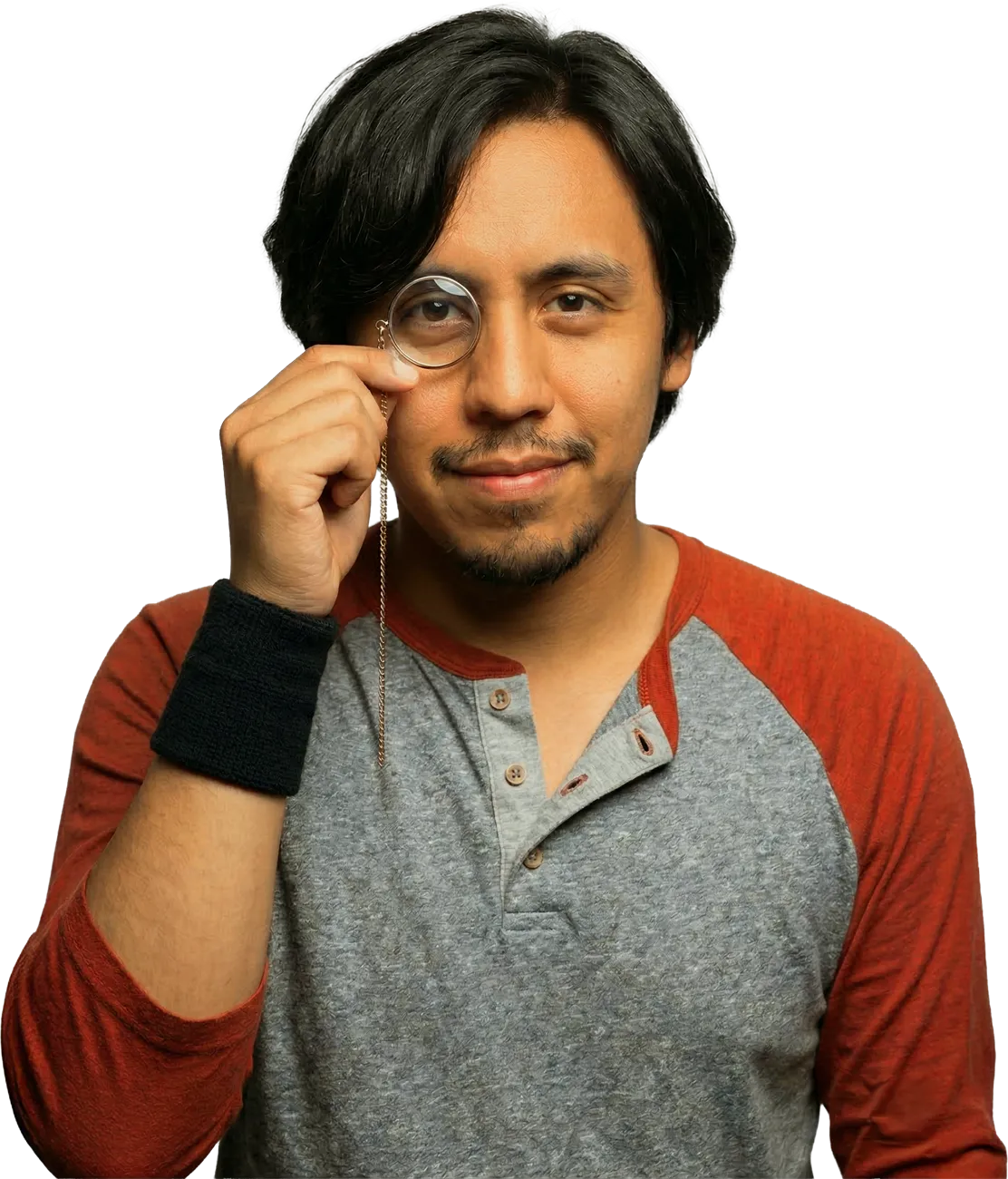 Alfredo Soriano mirando a través de un monóculo